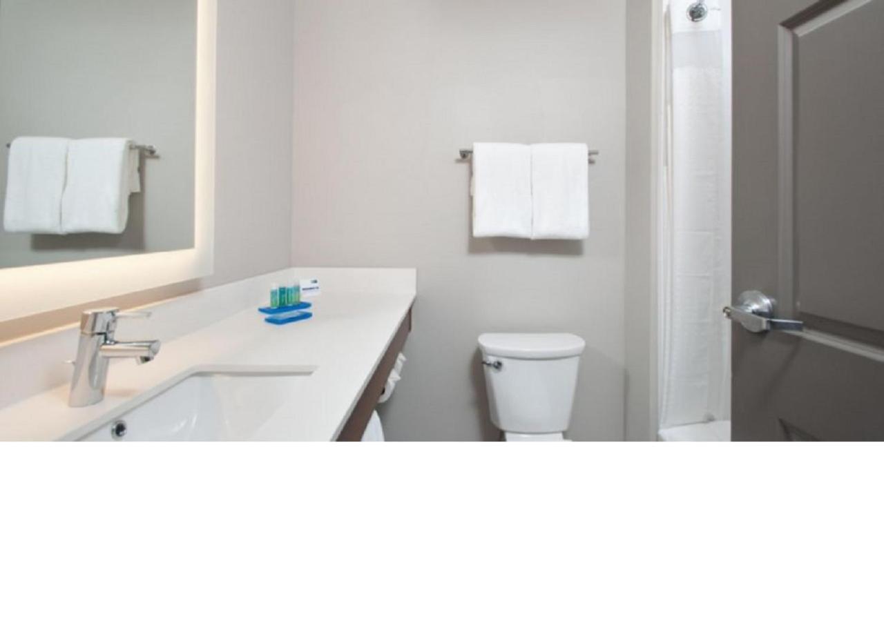 Holiday Inn Express Quantico - Stafford By Ihg Exterior photo
