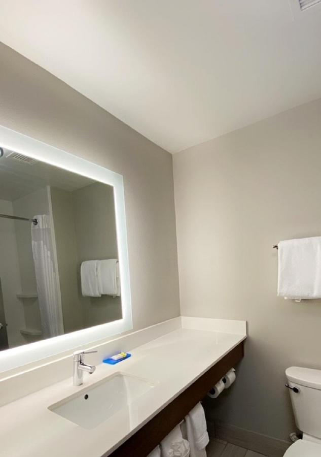 Holiday Inn Express Quantico - Stafford By Ihg Exterior photo