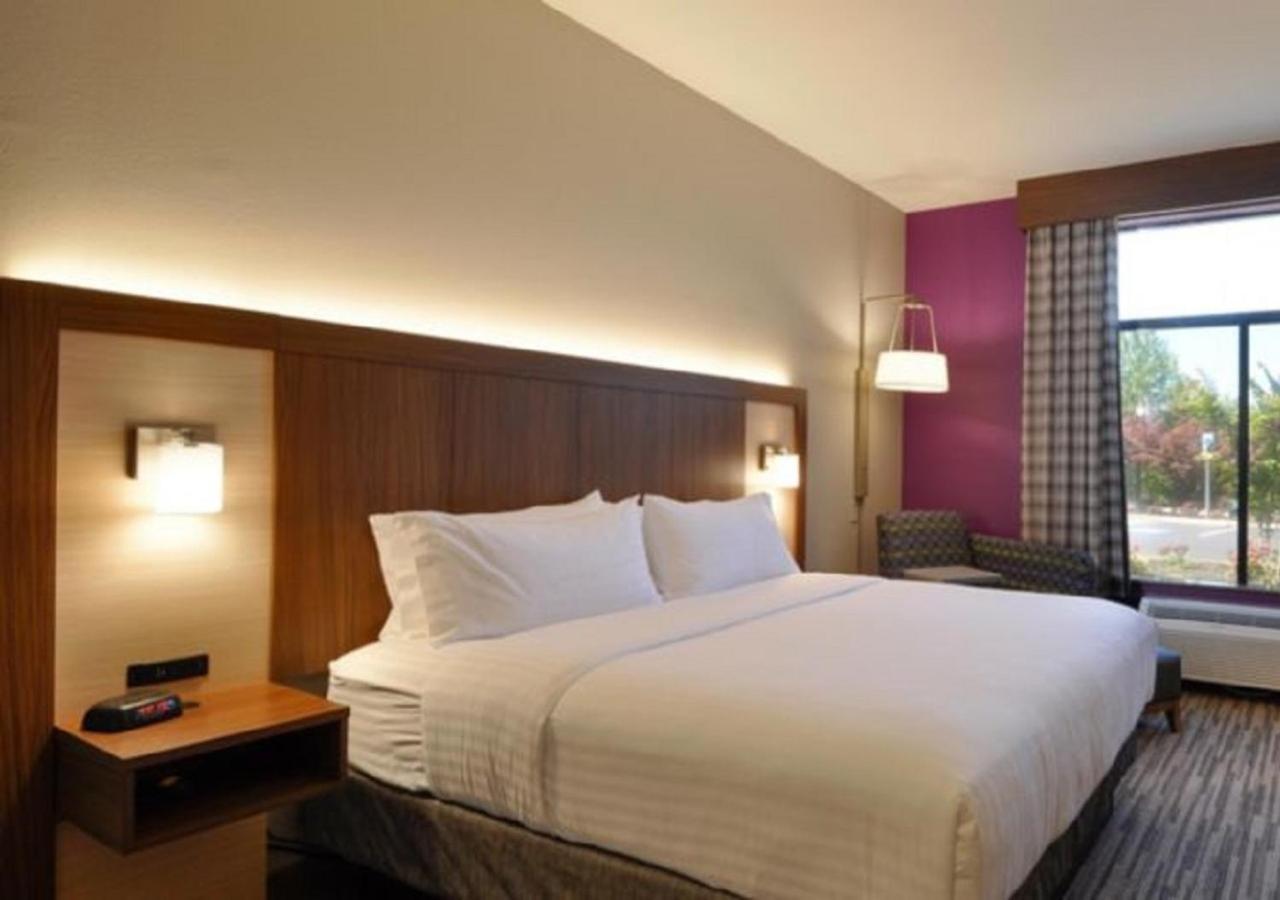 Holiday Inn Express Quantico - Stafford By Ihg Exterior photo