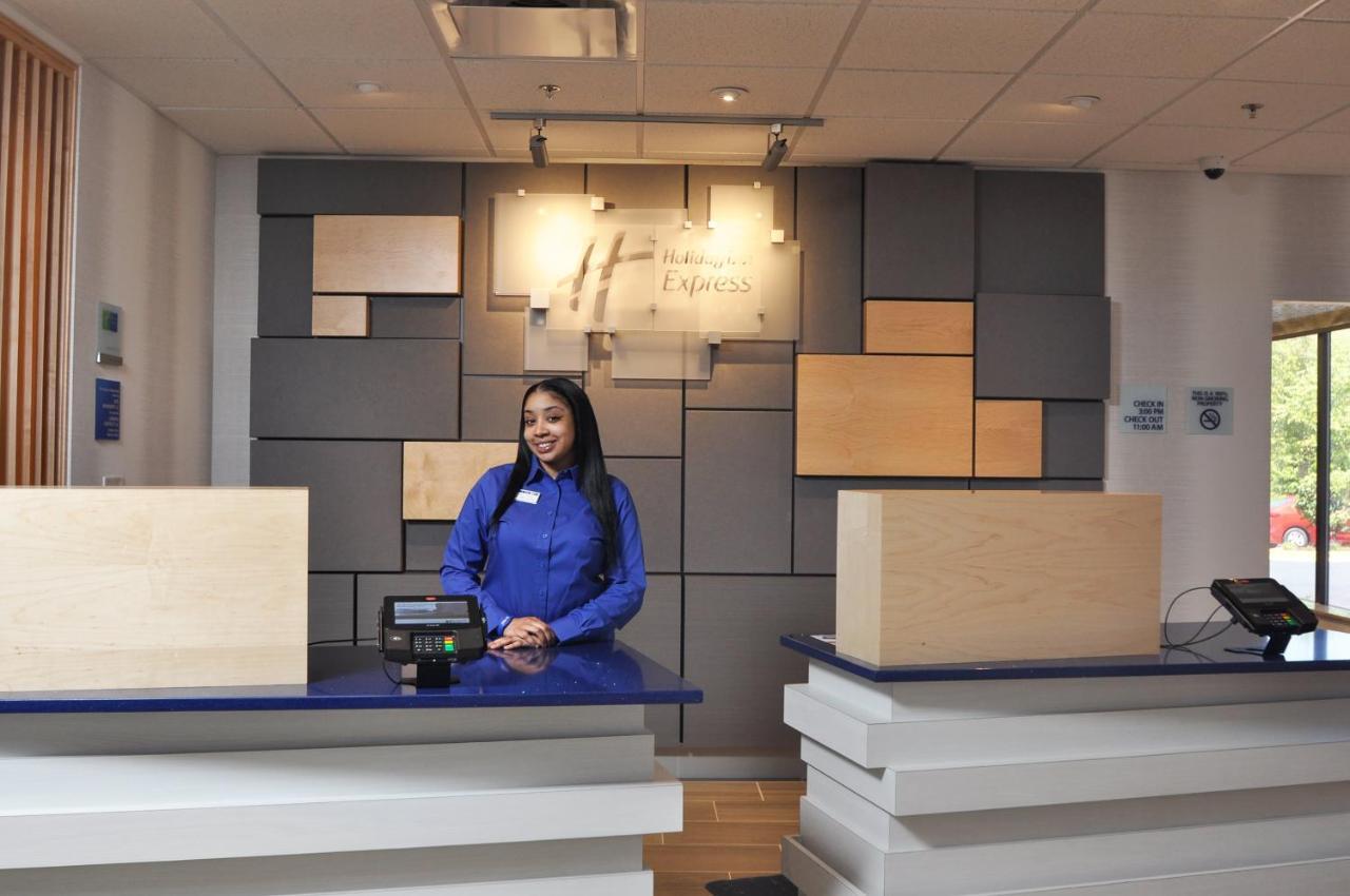 Holiday Inn Express Quantico - Stafford By Ihg Exterior photo