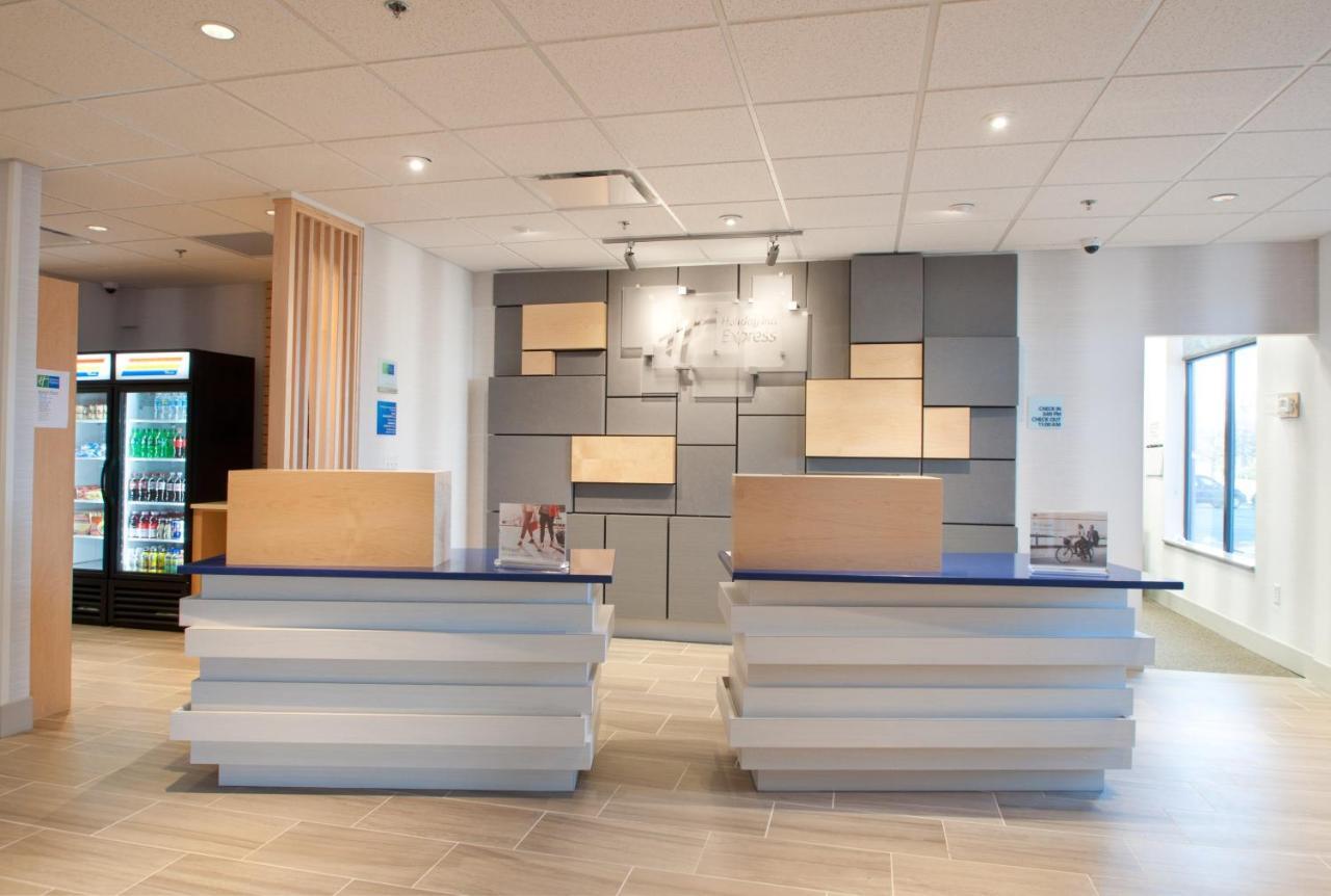 Holiday Inn Express Quantico - Stafford By Ihg Exterior photo