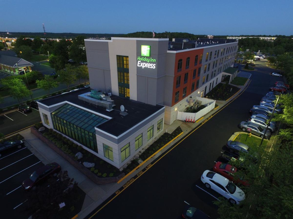 Holiday Inn Express Quantico - Stafford By Ihg Exterior photo