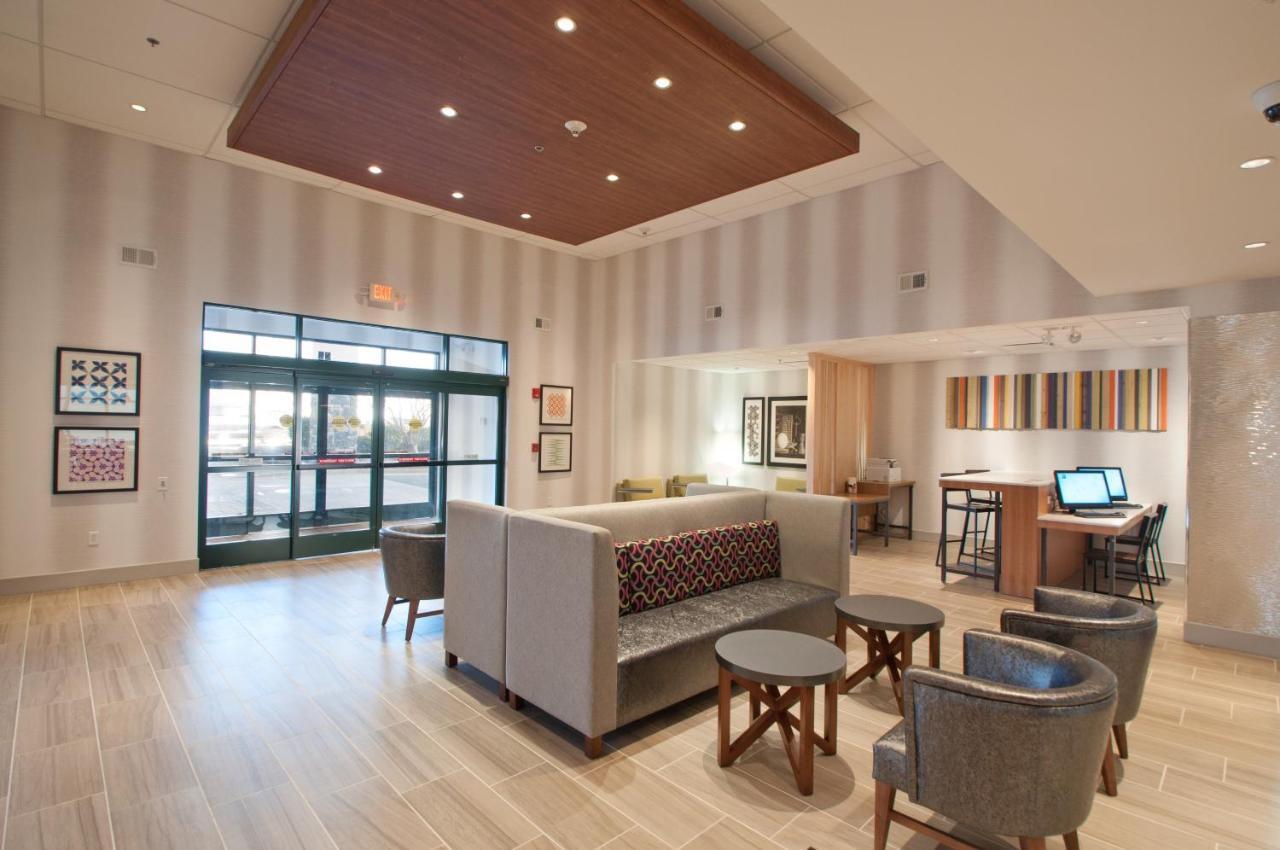 Holiday Inn Express Quantico - Stafford By Ihg Exterior photo